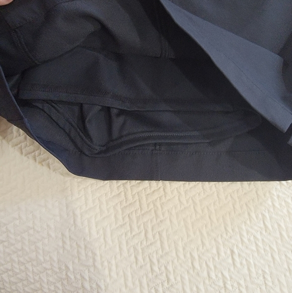 L.L. Bean Black Bike Shorts Size Large Activewear Built In Padded Shorts Lining - Picture 4 of 14